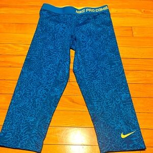 Nike Pro Combat ¾ Length Tights Pants Women's Size Medium‎ Blue
